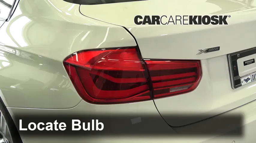2018 BMW 330i xDrive 2.0L 4 Cyl. Turbo Wagon Lights